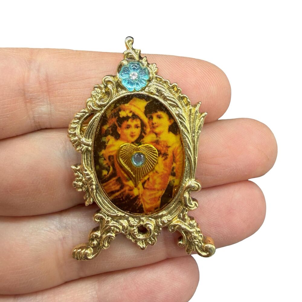 Vintage Jewelry 1928 Victorian Girls Photo Brooch Pin
